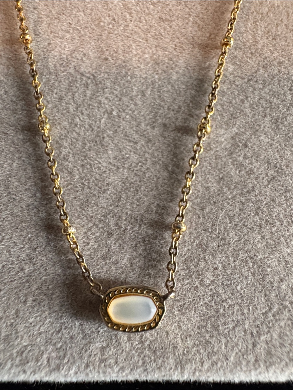 Kendra Scott Mini Elisa Pendant Necklace - Picture 16 of 17